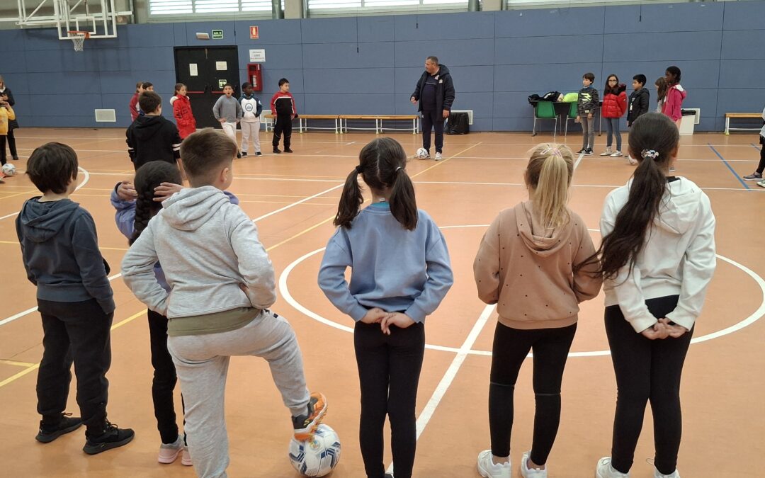 Ponencia valores en el deporte en el Colegio Río Ebro